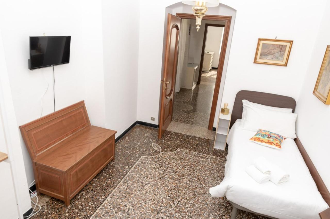 Apartamento Living Sestri Airport Génova Exterior foto