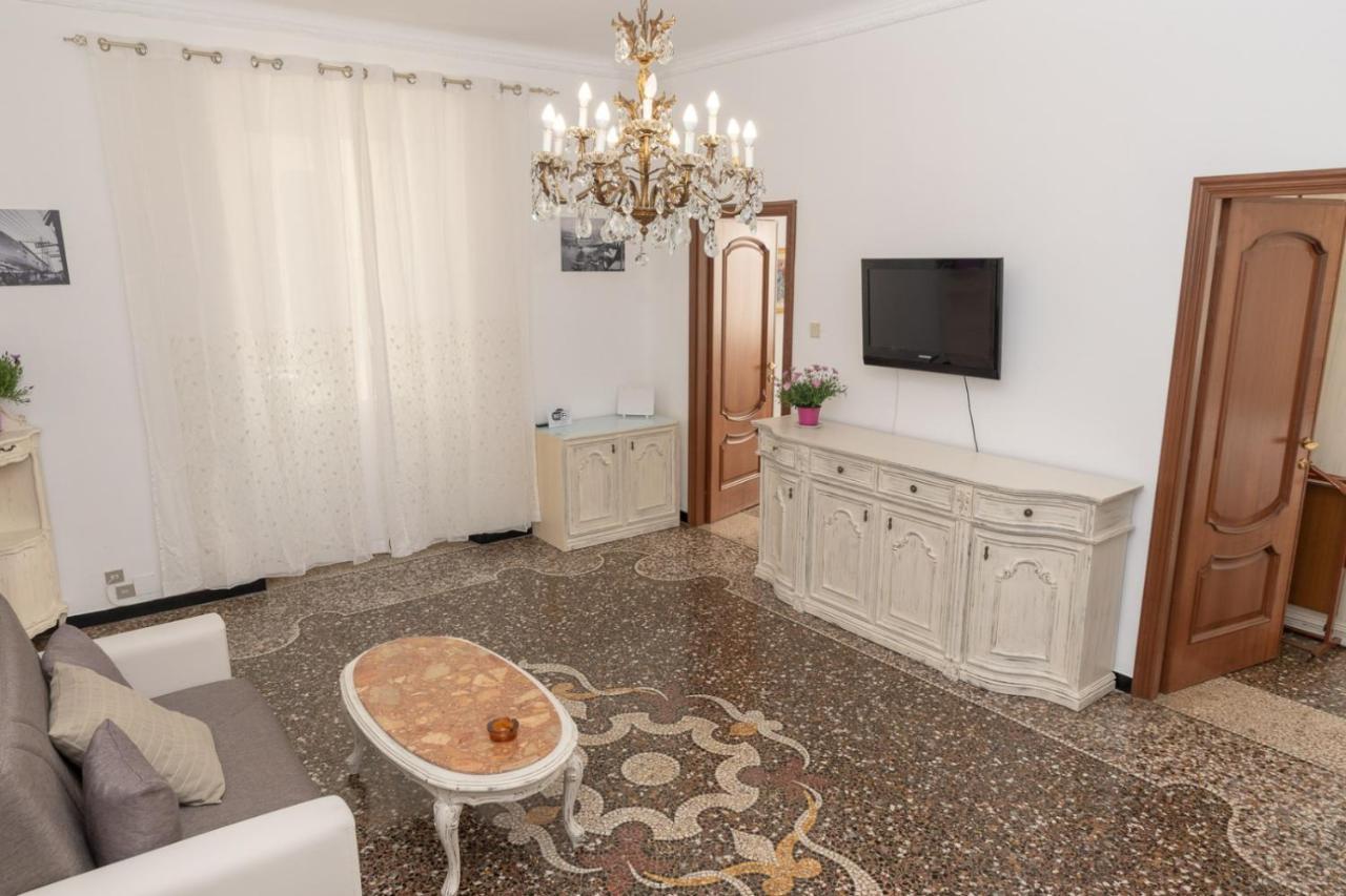 Apartamento Living Sestri Airport Génova Exterior foto